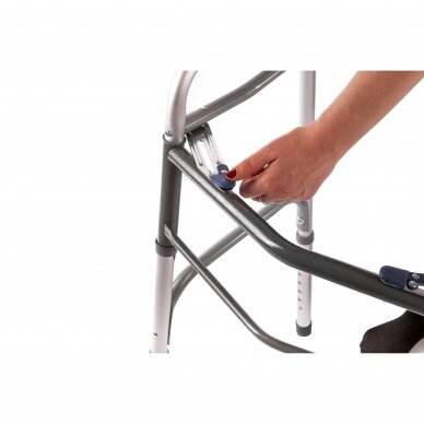 WALKING FRAME WITH WHEELS 3